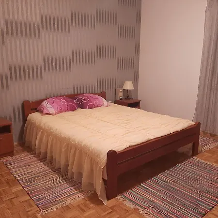 Apartment Sarko *