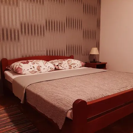 Apartment Sarko *